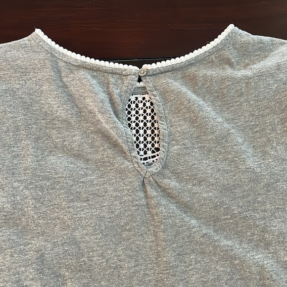 Loft Tshirt with Cut Out Lace - Picture 5 of 10